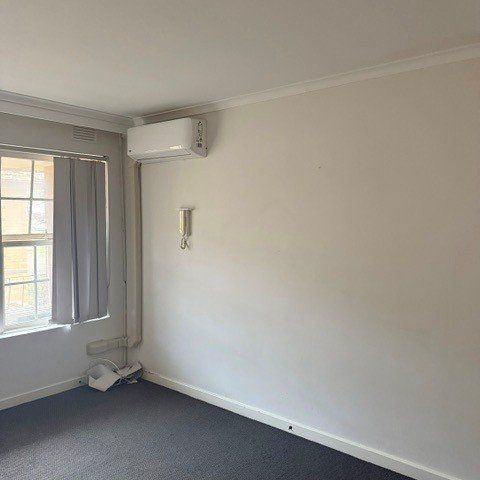 First floor apartment - Photo 1