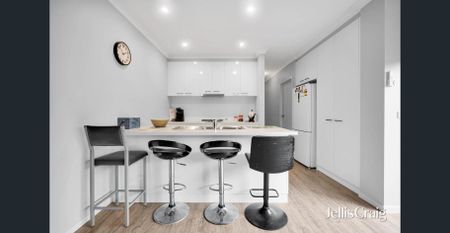 Stylish, Spacious, and Perfectly Located - Photo 4