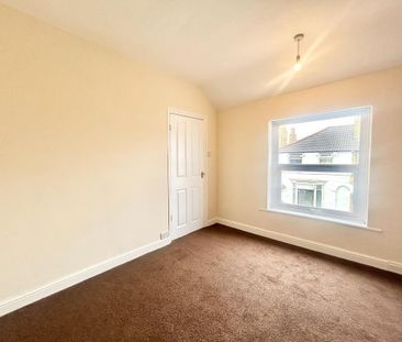 4 bedroom terraced house to rent - Photo 5