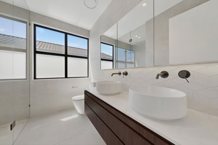 7 Sevenoaks Street, Balwyn VIC 3103 - House For Rent | Domain - Photo 5