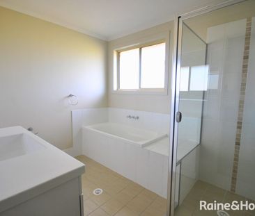 Modern Family Living in Popular Worrigee Location - Photo 5