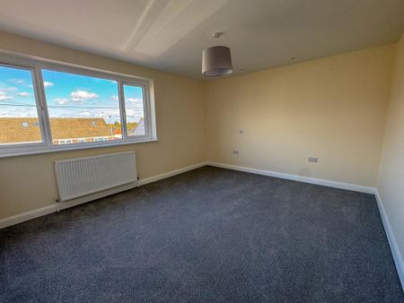 4 bedroom detached house to rent - Photo 4