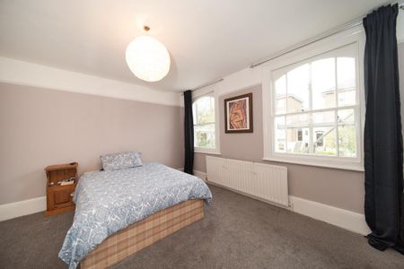 2 bedroom maisonette to rent - Photo 2