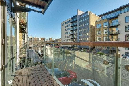 Boardwalk Place, Canary Wharf, Isle Of Dog, London, E14 - Photo 3