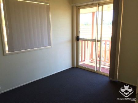 3 BEDROOM TOWNHOUSEâWarrigal State School Catchment - Photo 4