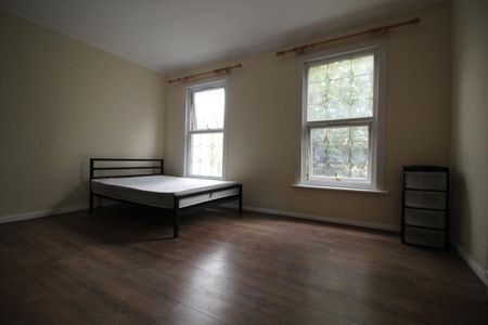 4 bedroom terraced house to rent - Photo 3