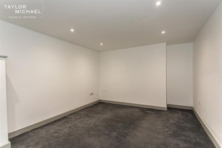 3 bedroom flat to rent - Photo 5