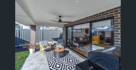 Modern Family Living in Minters Field - Photo 4