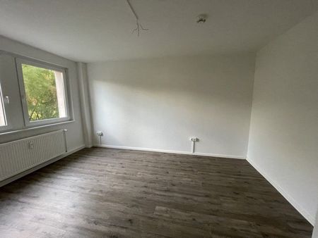 Sie haben Ihre Möbel, wir Ihre Wohnung - Foto 3