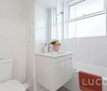 A low-maintenance gem in the heart of South Yarra - Photo 4