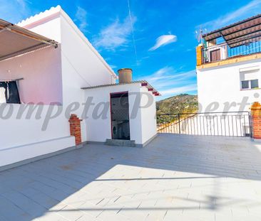 Townhouse in Canillas de Albaida, Inland Andalucia at the foot of t... - Photo 2