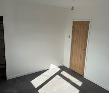 3 Bed Semi-Detached House, Carnation Road, SO16 - Photo 1