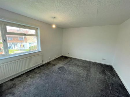 3 bedroom end of terrace house to rent - Photo 2