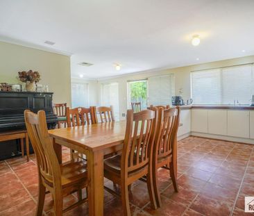 Spacious Home - Photo 2
