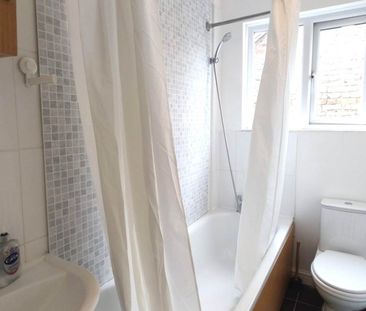 2 bed flat to rent - Photo 5