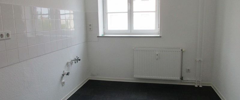 Alles was man braucht: ca 30 m2 Wohnzimmer+ ca 8,5 m2 großem Balkon! - Foto 1