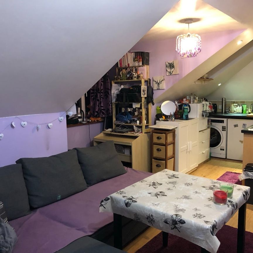 Studio Flat, Gloucester Road North, BS34 - Photo 1