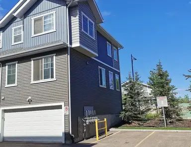 Modern 3 bedroom townhouse close many amenities | 7385 Edgemont Way Northwest, Edmonton - Photo 1