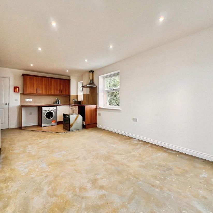 Calcutta Road, Tilbury, RM18 - Photo 1