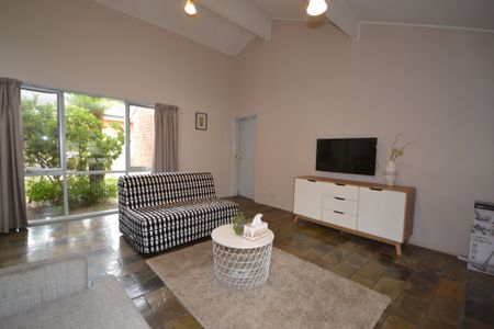 19 Summerhill Park Drive, Mooroolbark - Photo 3