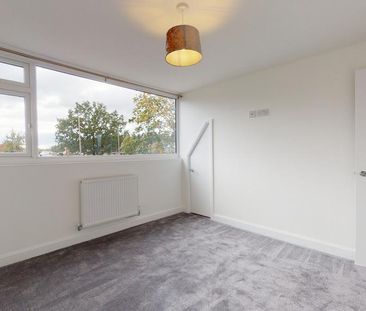 2 bedroom semi-detached house to rent - Photo 5