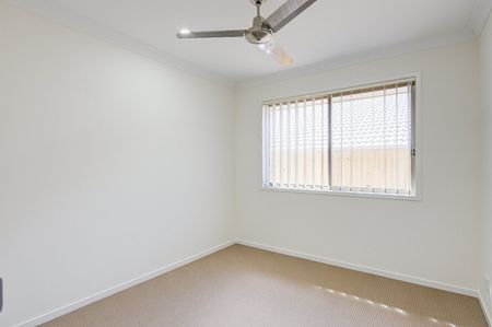 4 BEDROOM FAMILY HOME + STUDY - Photo 3