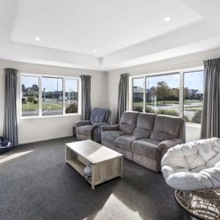 Modern 3 bedroom home- Short Fixed term- Faringdon - Photo 1