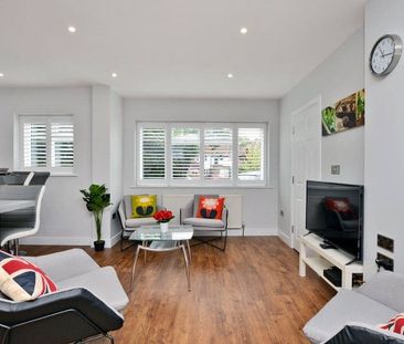 Oriental Road, Woking, Surrey, GU22 7AL - Photo 2