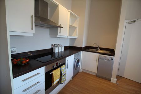 2 bedroom apartment to rent - Photo 5