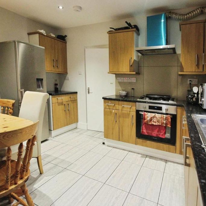 1 bedroom in a house share to rent - Photo 1