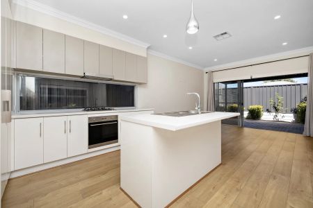 Modern & Low-Maintenance Townhouse for Rent! - Photo 5