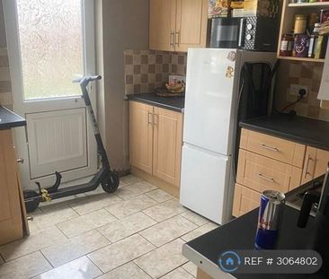2 bedroom semi-detached house to rent - Photo 6