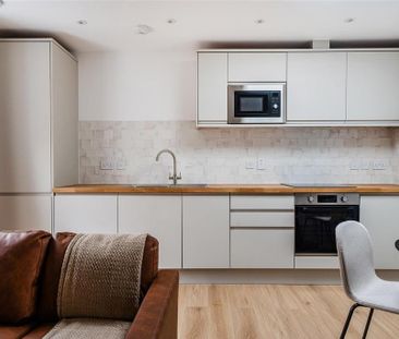 2 bedroom flat to rent - Photo 5
