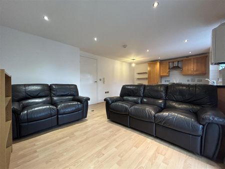 2 bedroom apartment to rent - Photo 4