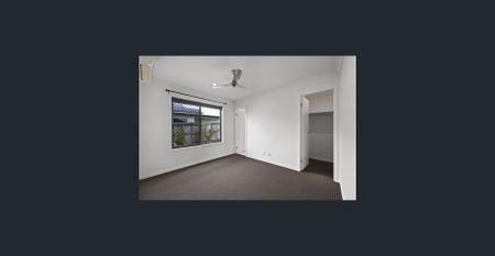 Sunny double storey with double garage in Rural View - Photo 2