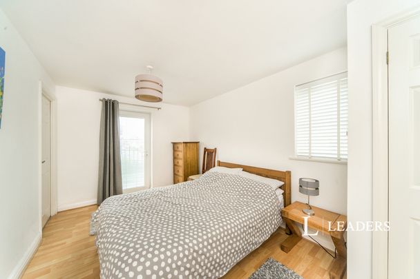 2 bedroom apartment to rent Bermuda Place, Sovereign Harbour, Eastbourne, East Sussex - Photo 1