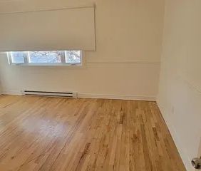 1 room apartment of 70m² in Montreal - Photo 2