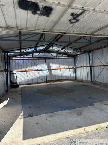 location and Convenience - Photo 4