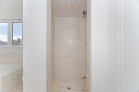 For Lease - 4623 Simmons Road, Burlington, Ontario - Photo 4