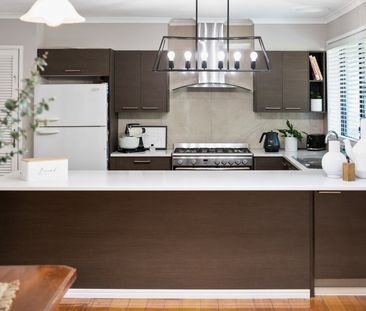 GORGEOUS FOUR BEDROOM FAMILY HOME - Photo 6