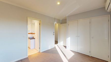 Modern Comfort In Prime Location - Photo 4