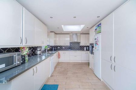 Woodlands Avenue, Ruislip, Middlesex, HA4 - Photo 4