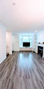 Elegant 4-Bedroom Townhouse for Rent in Prime Oakridge, Vancouver! - Photo 4