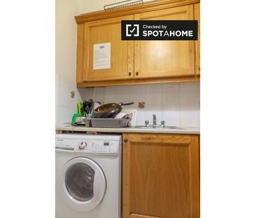 Room in 4-bedroom flatshare in Stoneybatter, Dublin - Photo 1