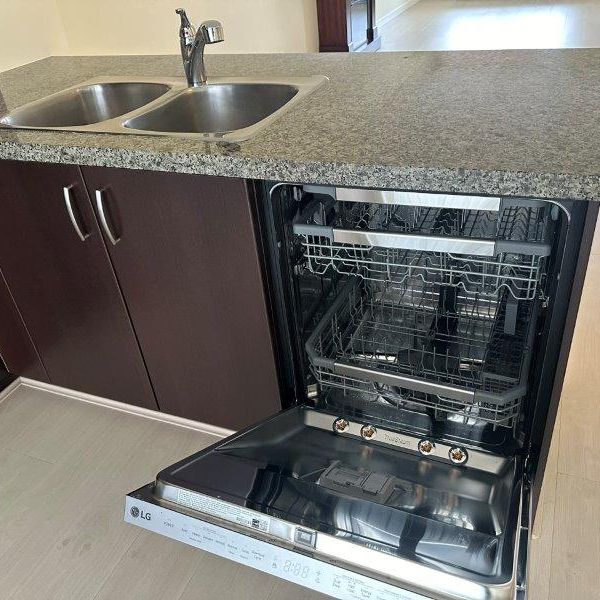 Kaleden Bright South Facing Kitchen 3 Bedroom/2 Bathroom - Photo 1