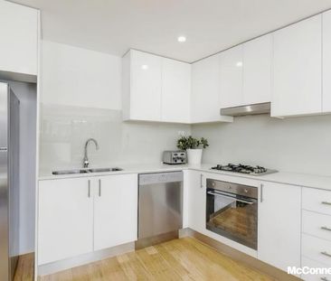 Executive Style Apartment with Spacious Interiors & High Quality Finishes - Photo 3