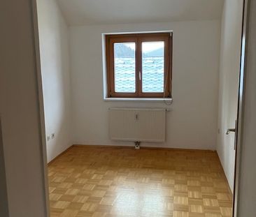 NEUE KÜCHE - Großartige 4-Zimmer-Wohnung mit Balkon und Garagenparkplatz in idyllischer Lage - Foto 4