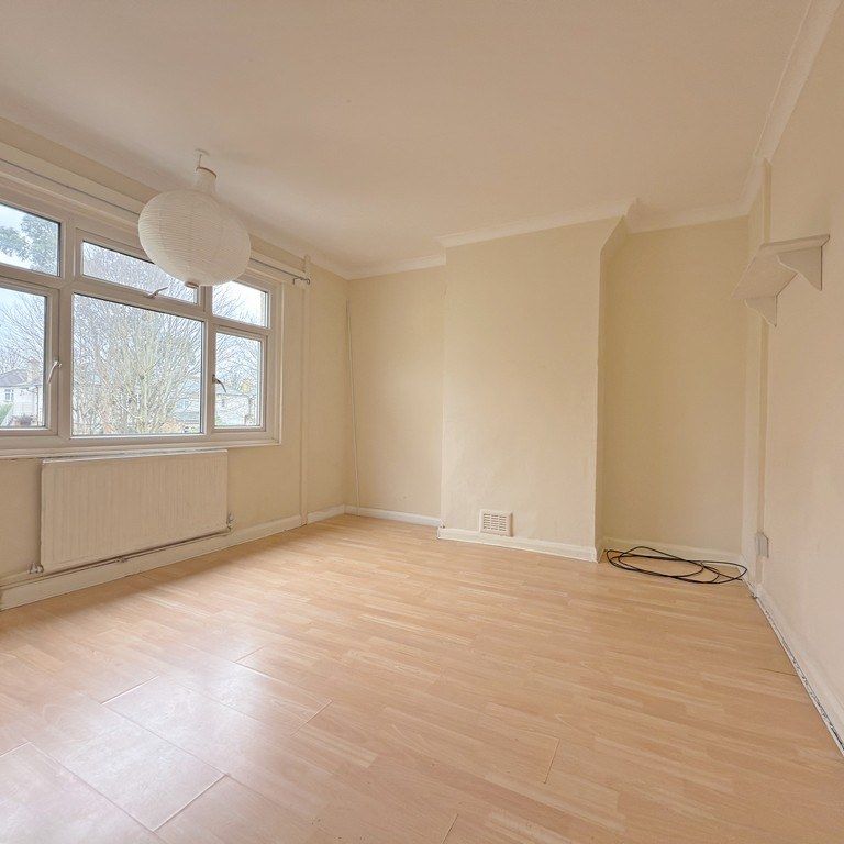 Beech Gardens, W5, Ealing - Photo 1