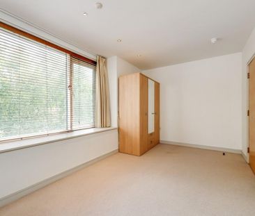 4 bedroom terraced house to rent - Photo 5