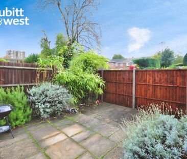 4 bedroom terraced house to rent - Photo 3